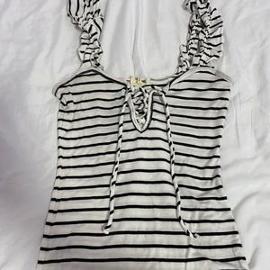 Super cute women’s billabong tank top.